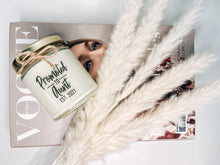 Load image into Gallery viewer, Promoted To Aunt Candle
